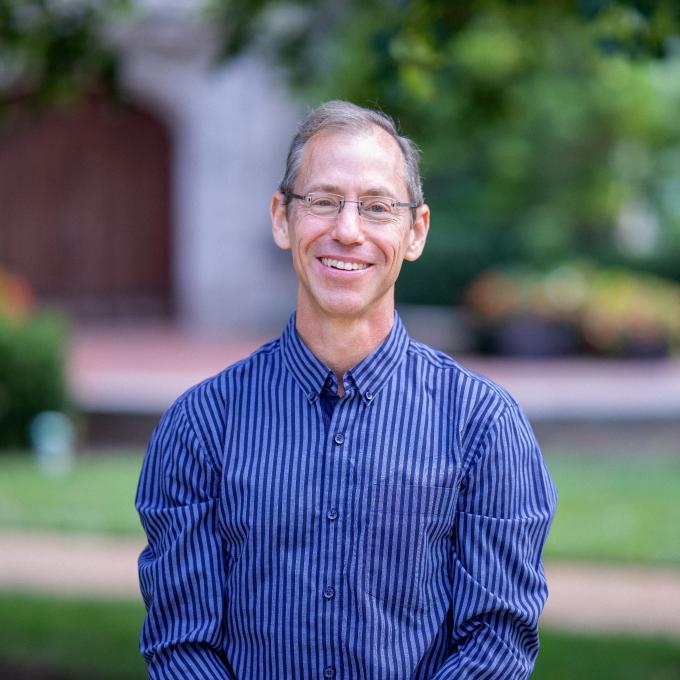 Headshot of ​Kenneth Olsen